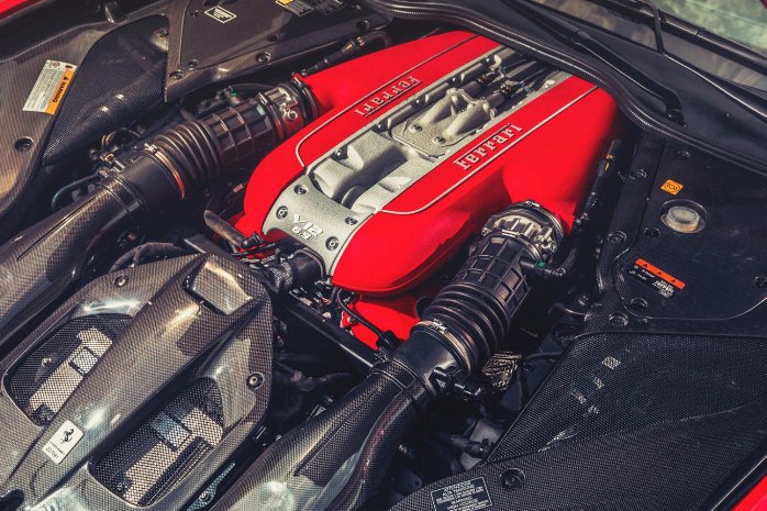 двигатель Ferrari 812