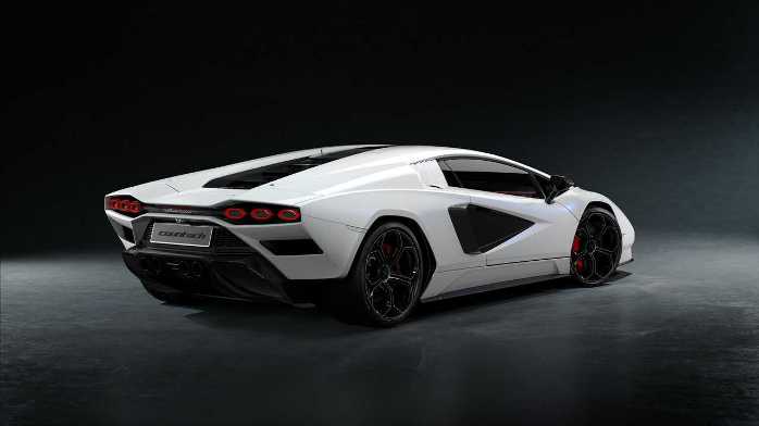 Ламборгини Countach LPI 800-4