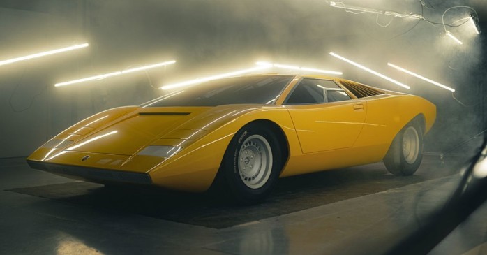 Ламборгини Countach LPI 800-4