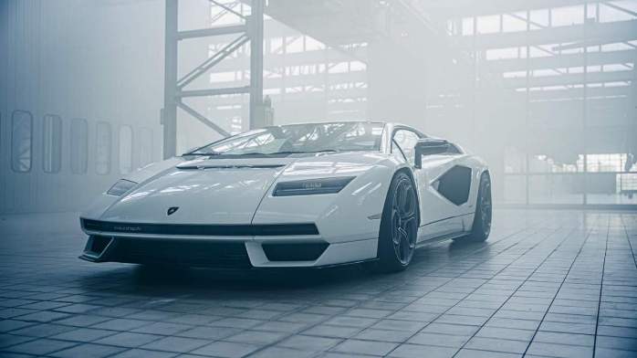 Ламборгини Countach LPI 800-4