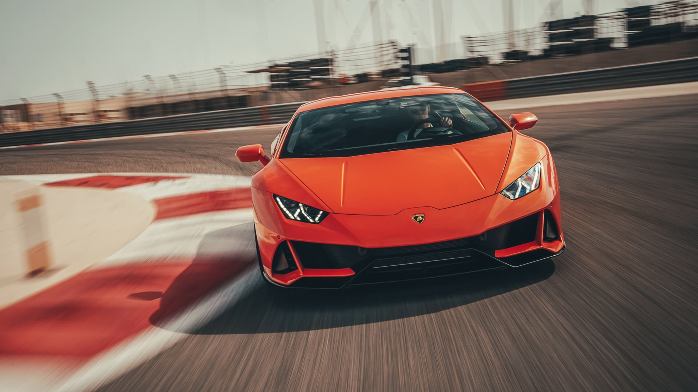 Ламборгини Aventador