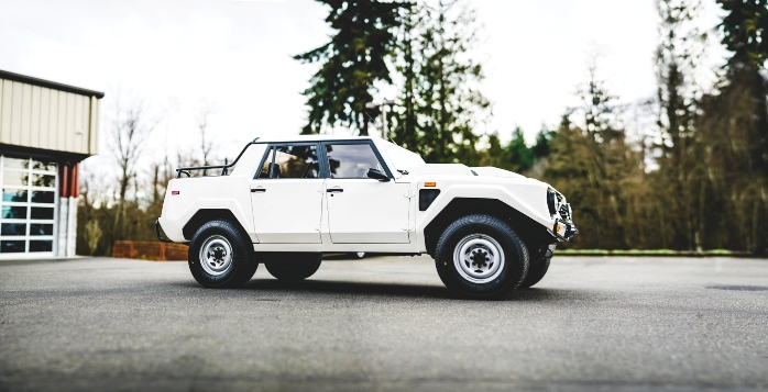 Lamborghini LM002