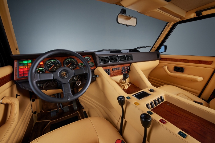Lamborghini LM002 salon