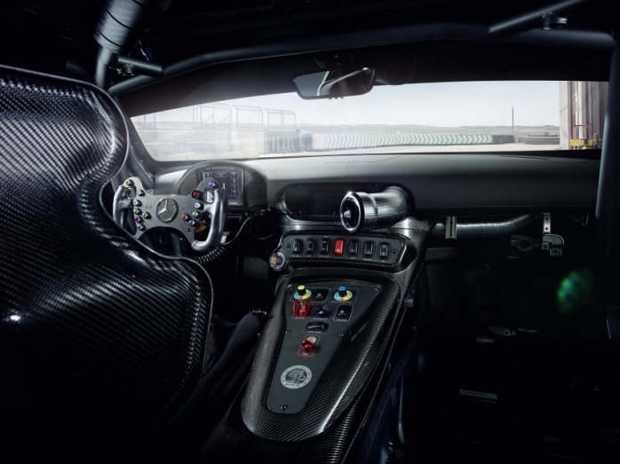 Mercedes GT4 Salon